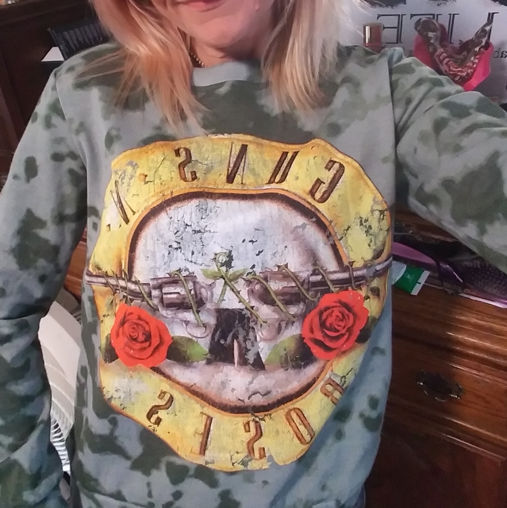 NWT Guns-n-Roses sweatshirt